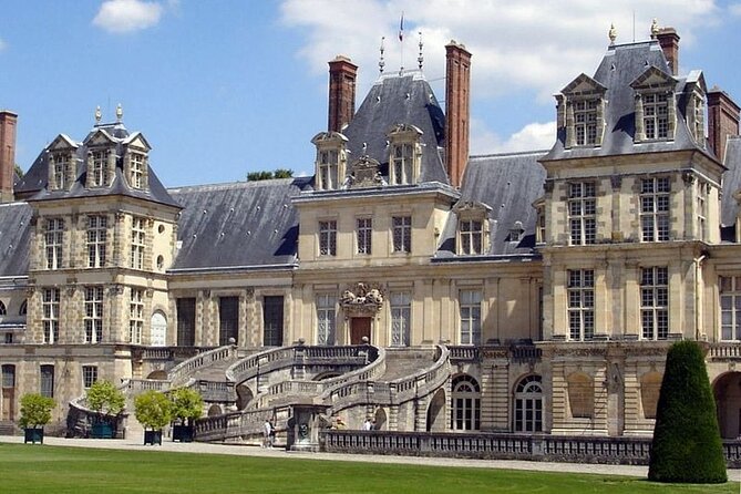 Private Half Day Trip: Paris to Castle Fontainebleau - Booking and Policies