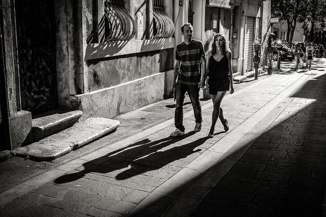 Private Photo Session With a Local Photographer in Avignon - Common questions