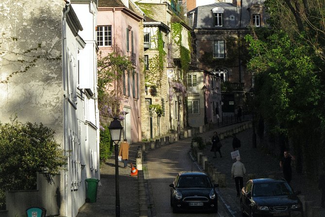 Private Tour of the Toursitc & Hidden Highlights of Montmarte Paris - Culinary Delights Tasted