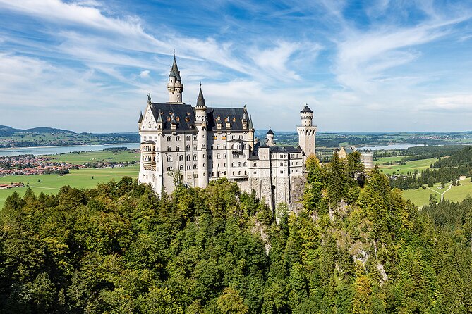 Private Tour to the Zugspitze & Neuschwanstein Castle With Lunch - Guides Photography Tips and Lunch