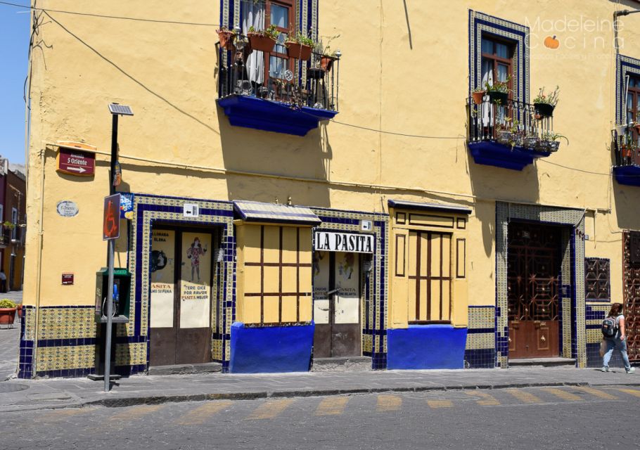 Puebla: Historic Bars and Canteens Night Tour - Canteen Visits