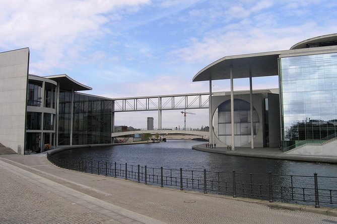 Reichstag Building and Berlin Government District Tour in English - Visitor Experience at the Reichstag