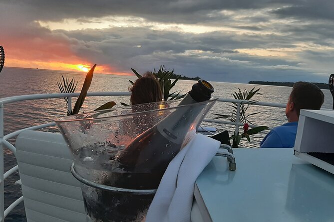 Romantic Sunset Diner - Sunset Views and Ambiance