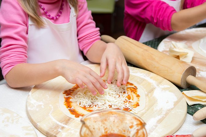 Rome For Kids: Small Group Pizza Making Class - Staff Engagement