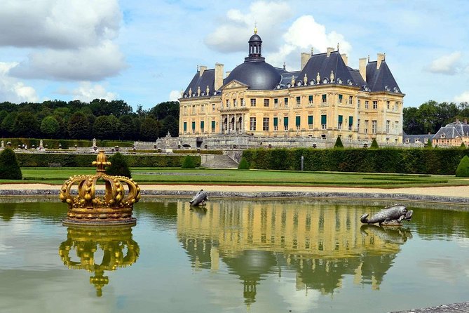 Round Transfer to Fontainebleau and Vaux Le Vicomte From Paris - Cancellation Policy