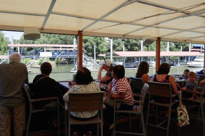Sacramento Historic River Cruise - Historical Commentary and Onboard Amenities