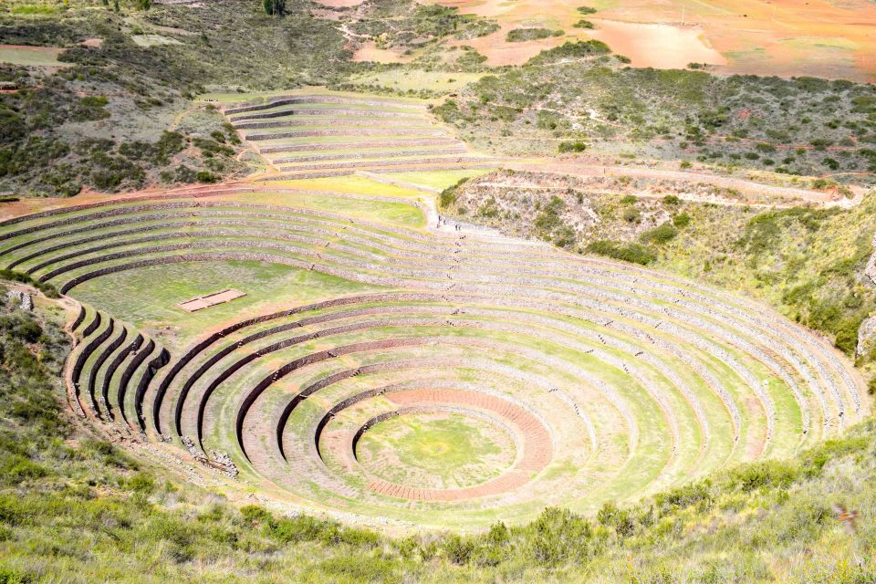Sacred Valley and Machu Picchu: 2-Day Private Tour - Transportation and Accommodation