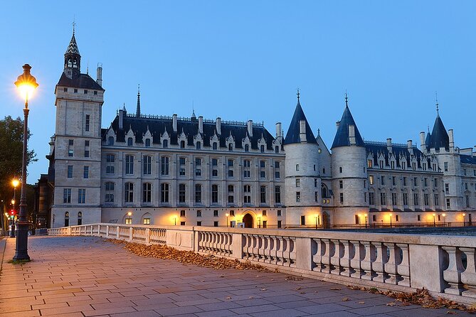 Sainte Chapelle and Conciergerie Private Walking Tour - Guide Information and Expertise