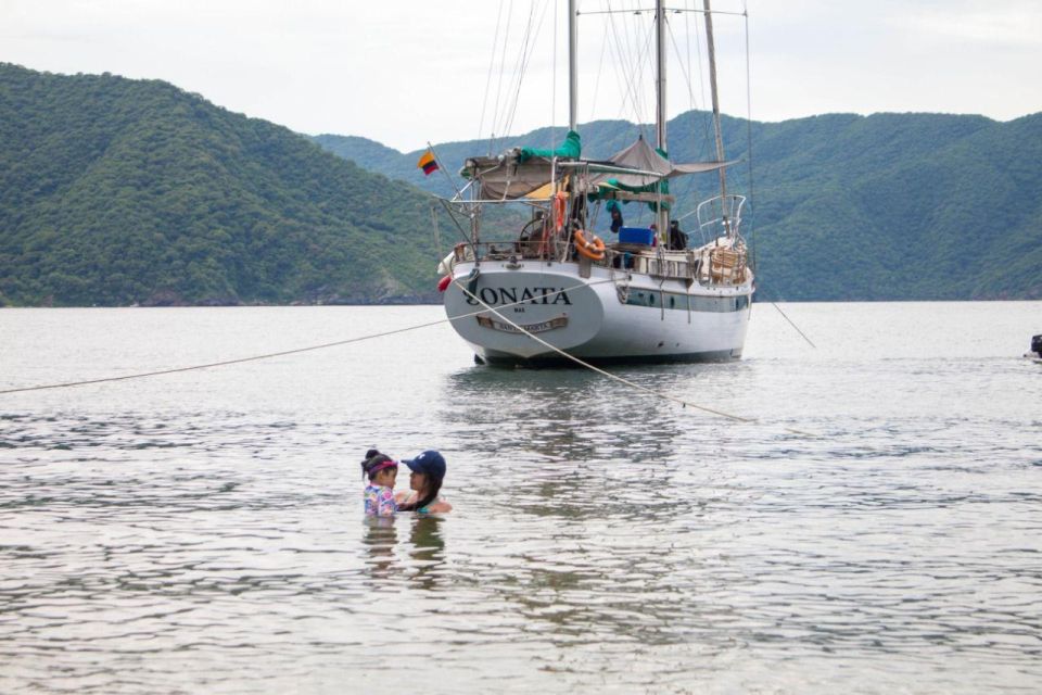 Santa Marta: Sailboat Day Tour to Tayrona Park - Customer Reviews
