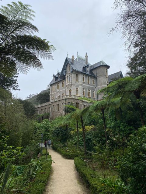 Sintra: Highlights Tour in Sintra on a Tuk Tuk - Itinerary Experience