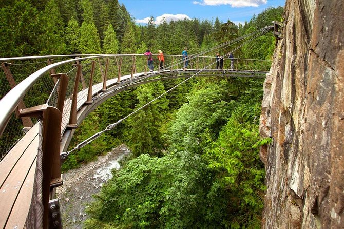 Small Group Tour: Vancouver Sightseeing and Capilano Suspension Bridge - Traveler Tips and Reviews