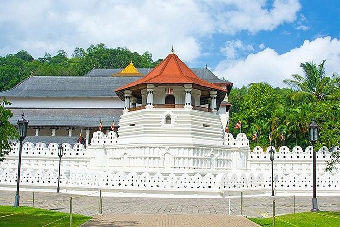 Sri Lanka Tour Packages With English Speaking Driver Guide and Car - Booking Process and Requirements
