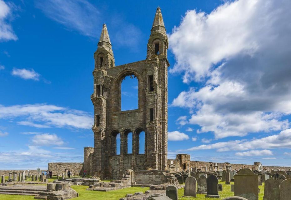 St. Andrews Spectral Soirée: Ghostly Echoes of History - Unique Experience