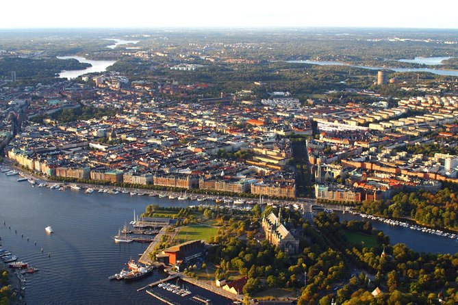 Stockholm Airport Transfers : Stockholm City to Airport ARN in Business Car - Amenities, Duration, and Reviews