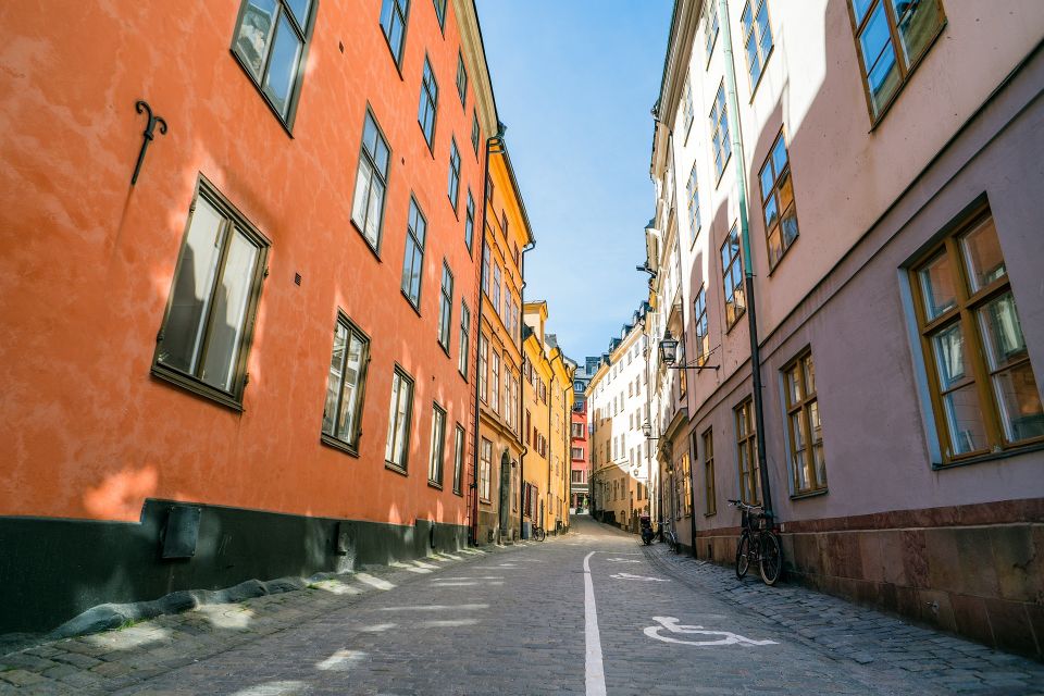 Stockholm: City Highlights Guided Walking Tour With a Local - Live Tour Guide