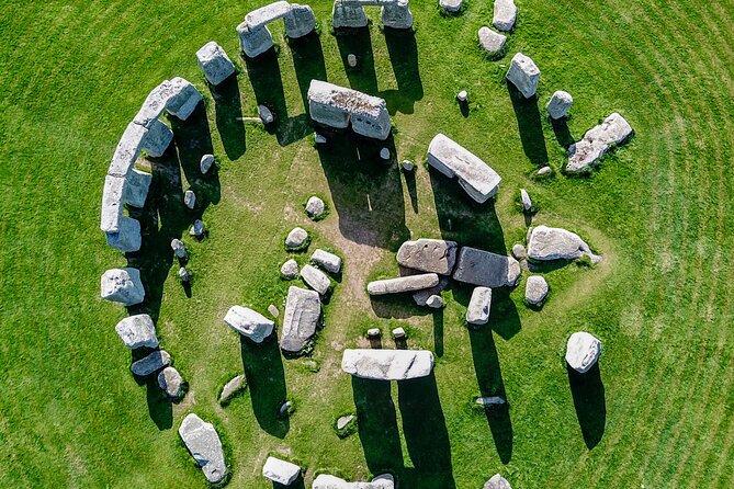 Stonehenge Inner Circle and Bath Tour With Dinner - Tour Highlights