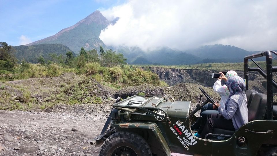 Sunrise Setumbu Hill, Borobudur & Merapi Jeep Lava Tour - Important Information