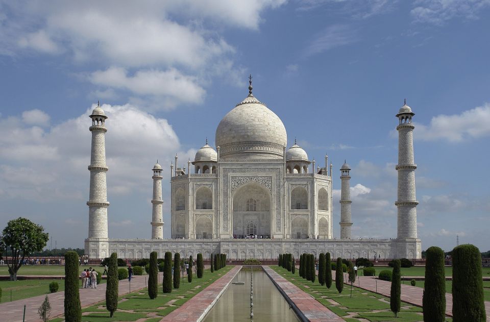 Tajmahal With Cooking Class and Dine a Local Family - Common questions