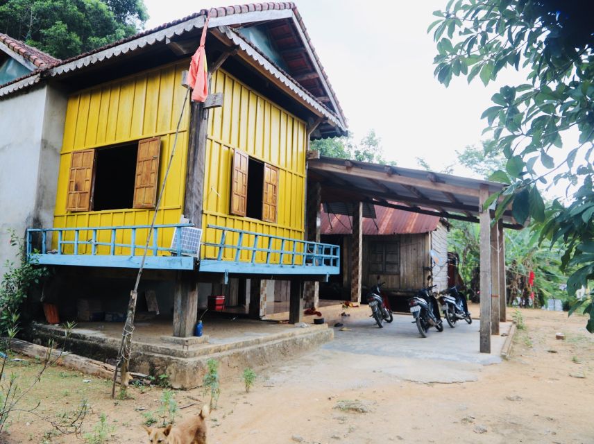 The Bru-Van Kieu Ethnic Minority at Rao Con Village - Transportation and Accommodation Details