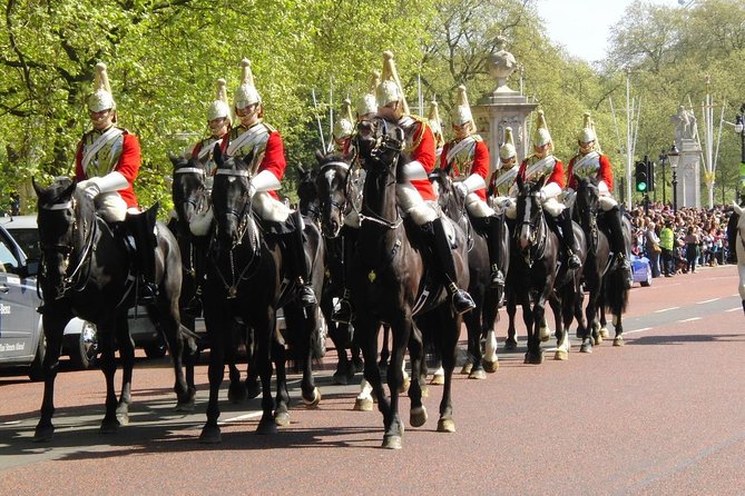 The Changing of the Guard Guided Walking Tour - Semi-Private 8ppl Max - Cancellation Policy