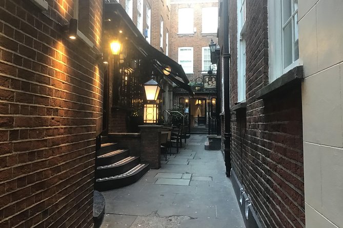 The Ghosts of the Secret Alleyways of Old London Town - Eerie Whispers of the Past