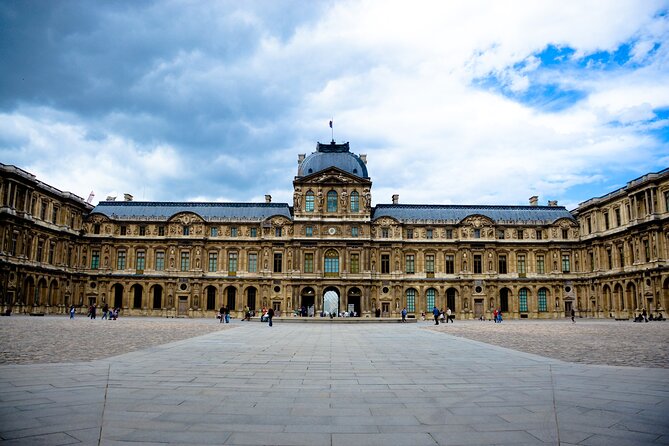 The Louvre Museum E-Ticket With Audio Tour & Paris Audio Tour - Content Organization and Directions