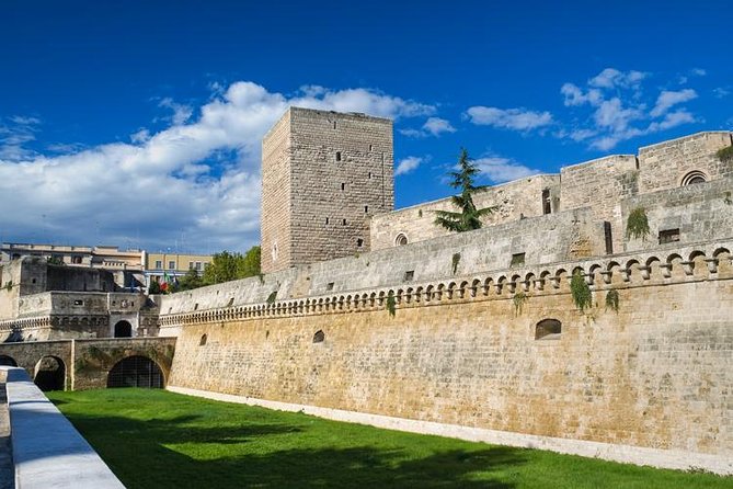 Tour of the Fortifications of Bari: the Defenses of the City and Their History - Architectural Highlights of Baris Fortifications