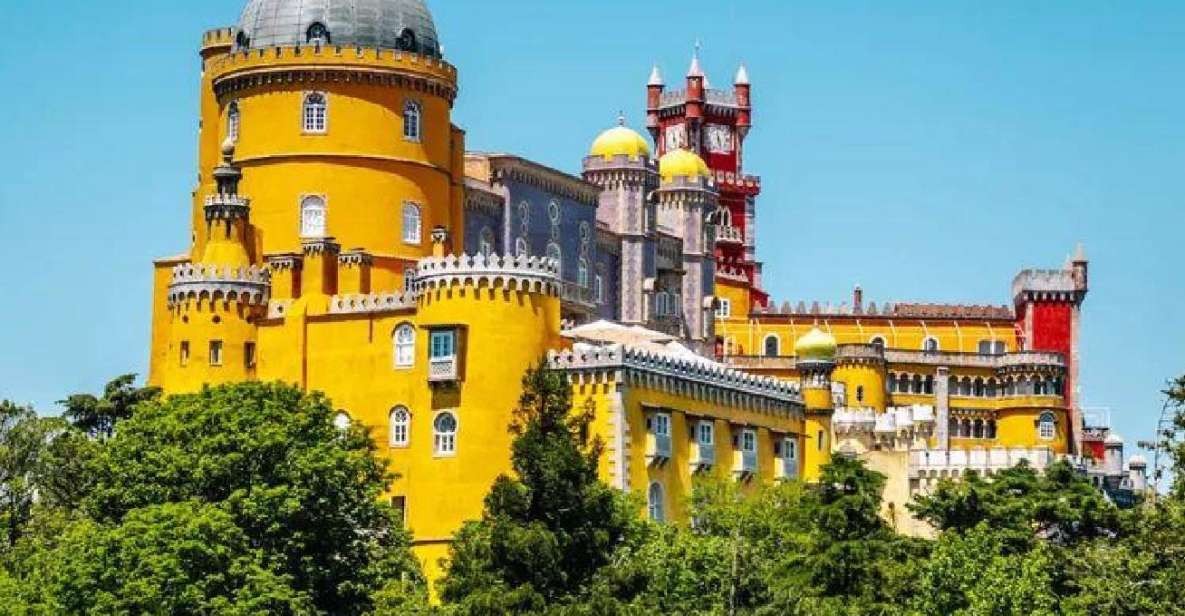 Tour Sintra - Castles and Visit to the Shore - Art and History Immersion