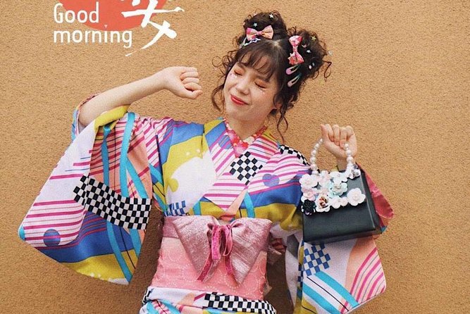 Traditional and Fashionable Kimono Experience - Makeup Included