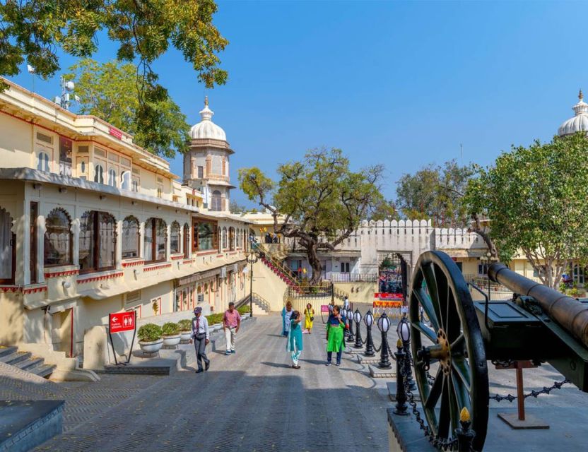 Udaipur: Private Guided Udaipur Sightseeing Tour - Itinerary Details
