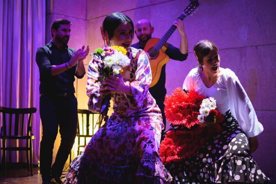 Valencia: Flamenco Show at La Linterna With Drink - Inclusions