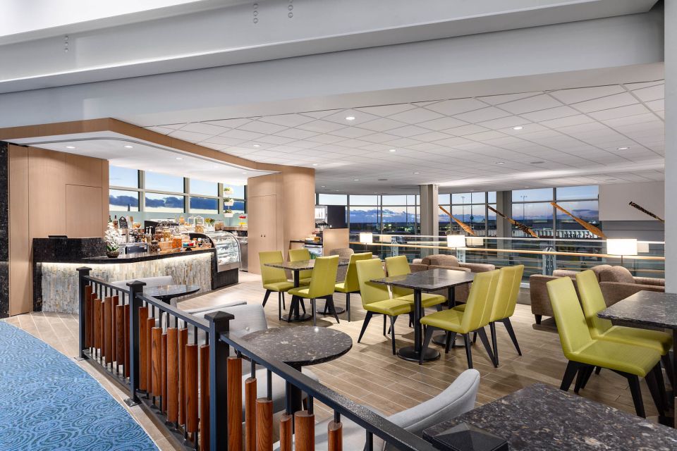 Vancouver International Airport (YVR): Premium Lounge Entry - Lounge Facilities and Services