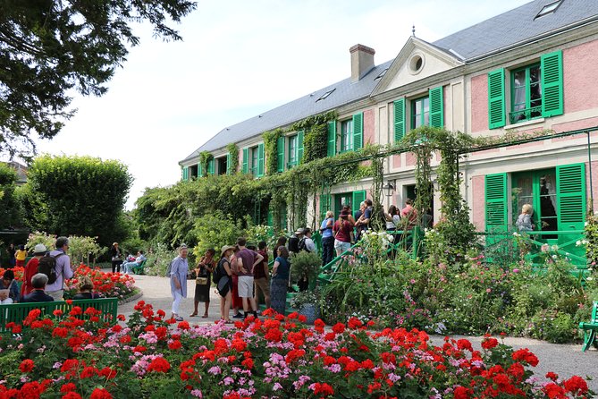 Versailles Palace & Giverny Private Guided Tour With Lunch and Priority Access - Tour Details