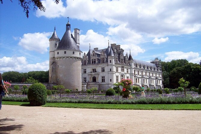 Visit to the Castles of Chenonceau and Chambord - Touring Chambords Grandeur