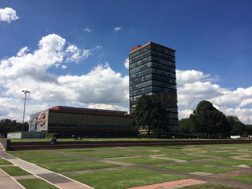 Walk Around UNAM Campus, a UNESCO World Heritage Site - Modernist Architecture of Mexico
