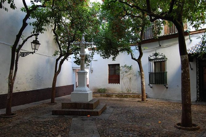 Walking Tour Through the Old Jewish Quarter of Santa Cruz. - Cultural Experiences to Immerse In