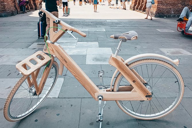 Wooden Bike Tour Highlights of the City - Expert Local Guided Tour