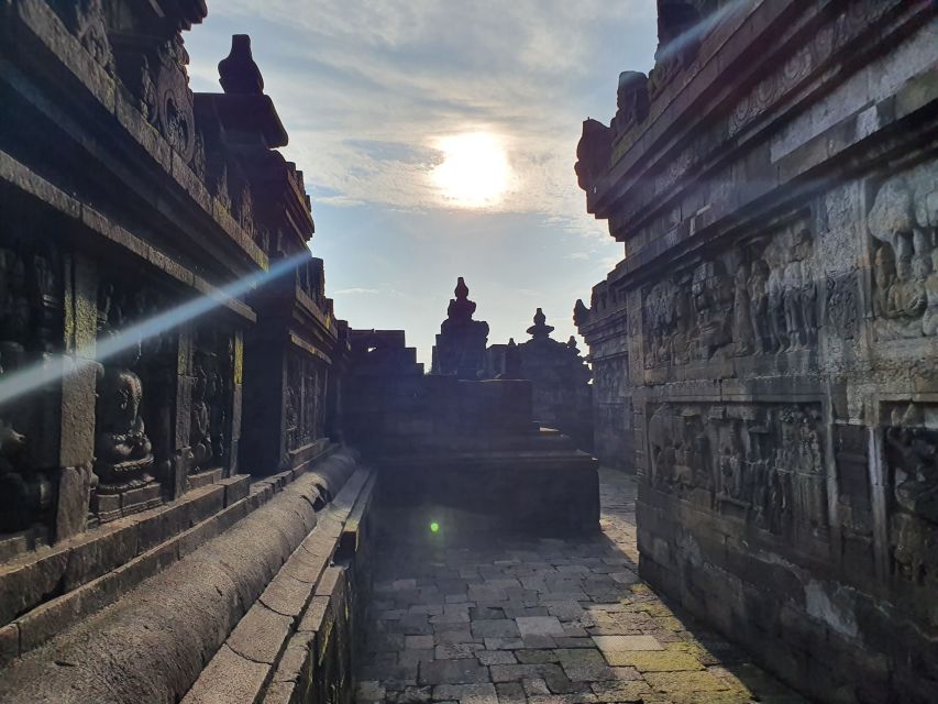 Yogyakarta : Sunrise at Punthuk Setumbu and Borobudur Temple - Inclusions and Considerations