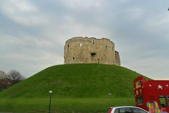 York Walls Private Walking Tour - Tour Highlights and Landmarks