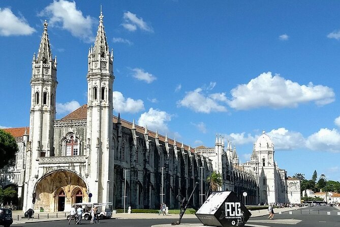 4h/Half-Day Lisbon Tuk Tuk Tour With a Local - Tour Overview