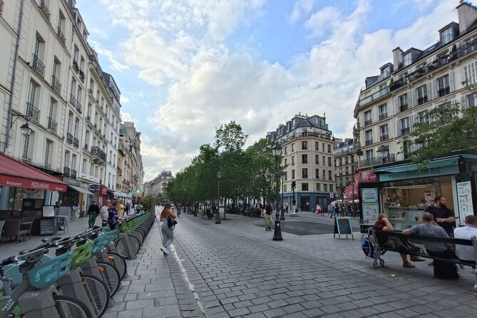 2 Hours Private Sightseeing Tour With Sweet Delights in Le Marais - Group Size Pricing