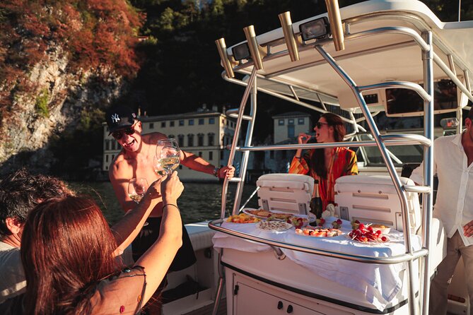 2H Private Boat Tour With Captain on Lake Como 10pax - Trip Inclusions