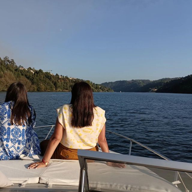 2h Private Boat Trip for Two With Tasting in Porto - Scenic Tour Highlights