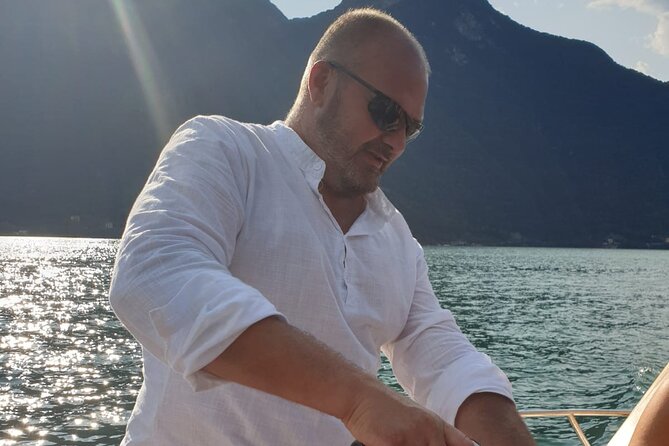 2H Private Tour With Classic Wooden Boat on Lake Como - Common questions