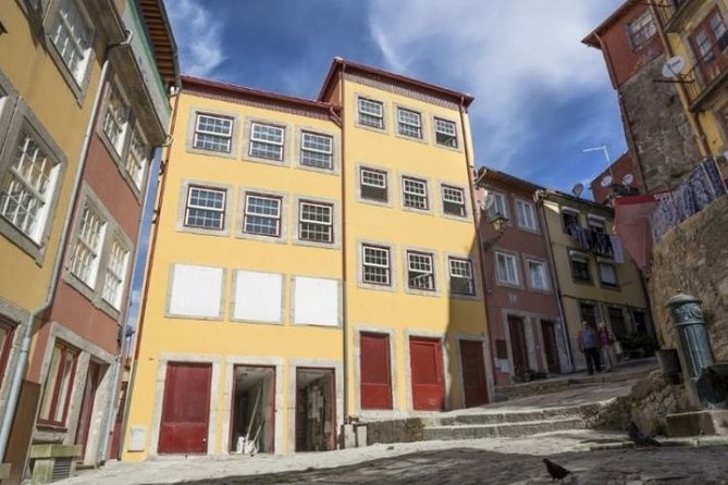 3-Hour Porto Jewish Heritage Walking Tour With Local Guide - Tour Guide Ricardos Expertise and Style