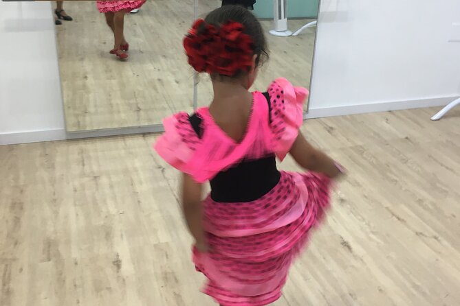 45 Minutes Flamenco Dance Class for Family in Málaga - Last Words