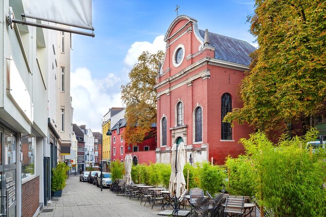 Aachen: Walking Tour With Audio Guide on App - Phone and Power Management