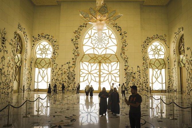 Abu Dhabi Sheikh Zayed Mosque Half-Day Tour From Dubai - Guided Tour Experience