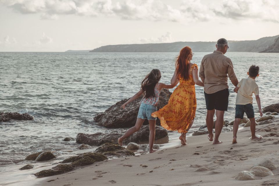 Algarve: Family Photoshoot Experience - Language and Personalization