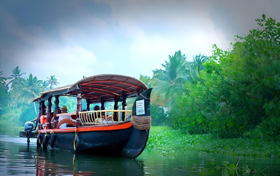 Alleppey Shikara Boat Ride - Indulge in Authentic Kerala Cuisine